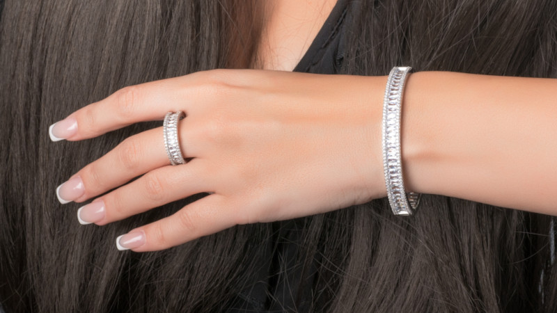 White gold ring and bracelet set