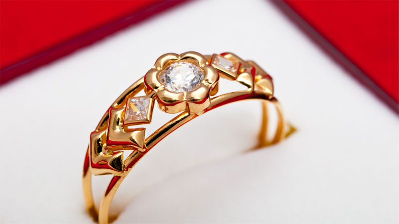Vintage rose gold engagement ring
