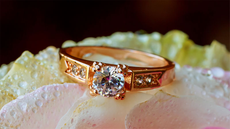 Vintage red gold diamond engagement ring