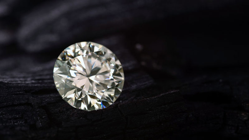 A white diamond with a hint of yellowness.