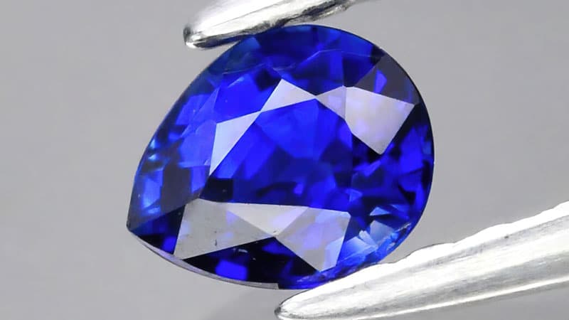 A sapphire of velvety blue color.