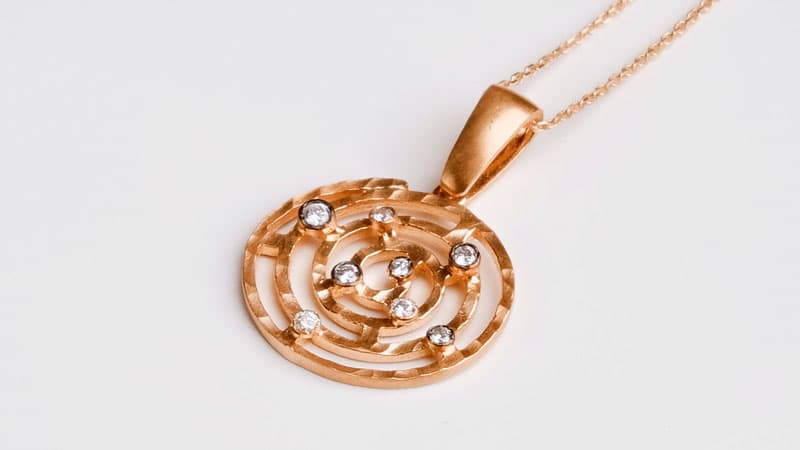 Rose gold necklace with diamonds