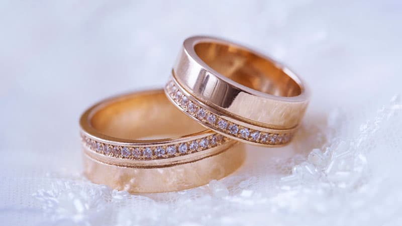 Two 18k rose gold wedding rings