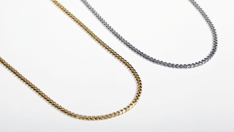 Two 18 gold karats necklace chains