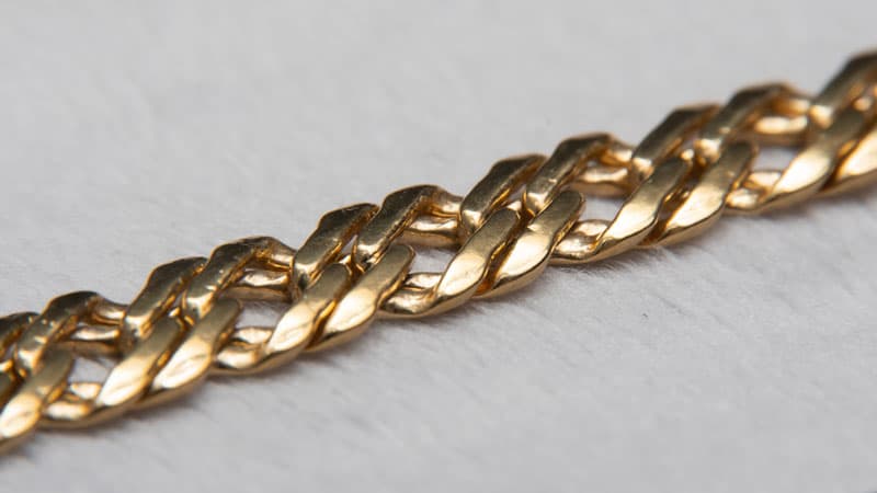 Closeup of a thick 10k gold chain