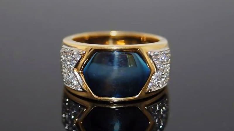 Vintage ring with blue gold and diamonds